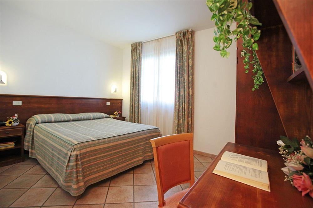 Tris Hotel Orbetello Exterior foto